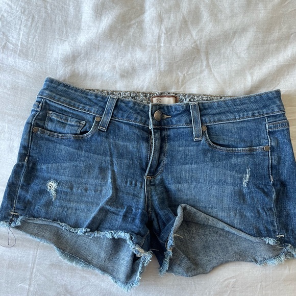 Gently worn Paige denim light wash denim shorts size 27 - Picture 4 of 5